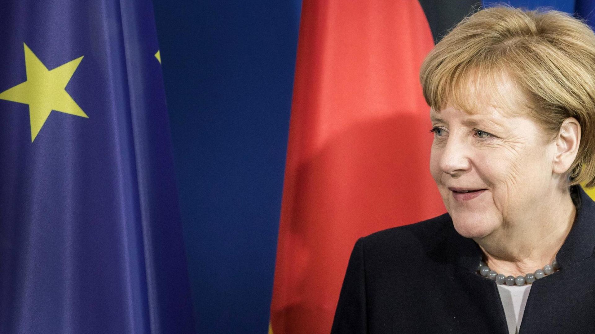 Bundeskanzlerin Angela Merkel, CDU, nach einer Pressekonferenz in Berlin, 12.10.2016. Berlin Deutschland PUBLICATIONxINxGERxSUIxAUTxONLY Copyright: xFlorianxGaertnerx Chancellor Angela Merkel CDU after a Press conference in Berlin 12 10 2016 Berlin Germany PUBLICATIONxINxGERxSUIxAUTxONLY Copyright xFlorianxGaertnerx Bundeskanzlerin Angela Merkel, CDU, nach einer Pressekonferenz in Berlin, 12.10.2016. Berlin Deutschland PUBLICATIONxINxGERxSUIxAUTxONLY Copyright: xFlorianxGaertnerx Chancellor Angela Merkel CDU after a Press conference in Berlin 12 10 2016 Berlin Germany PUBLICATIONxINxGERxSUIxAUTxONLY Copyright xFlorianxGaertnerx