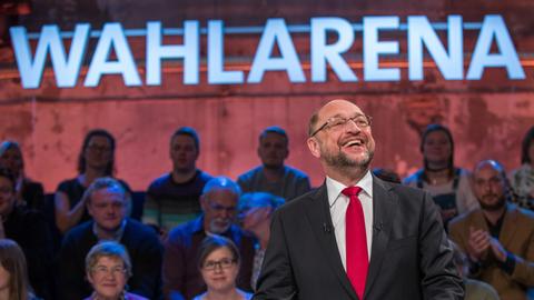 SPD-Spitzenkandidat Martin Schulz stellt sich in der Wahlarena in Lübeck den Fragen von Bürgern.