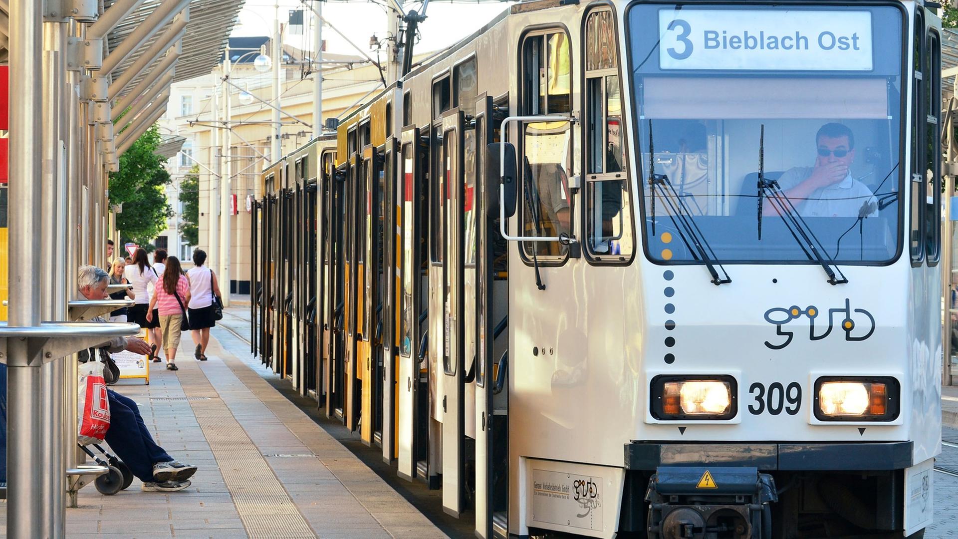 Straßenbahn in Gera: Die Verkehrsbetriebe mussten Insolvenz anmelden. Straßenbahn in Gera: Die Verkehrsbetriebe mussten Insolvenz anmelden.