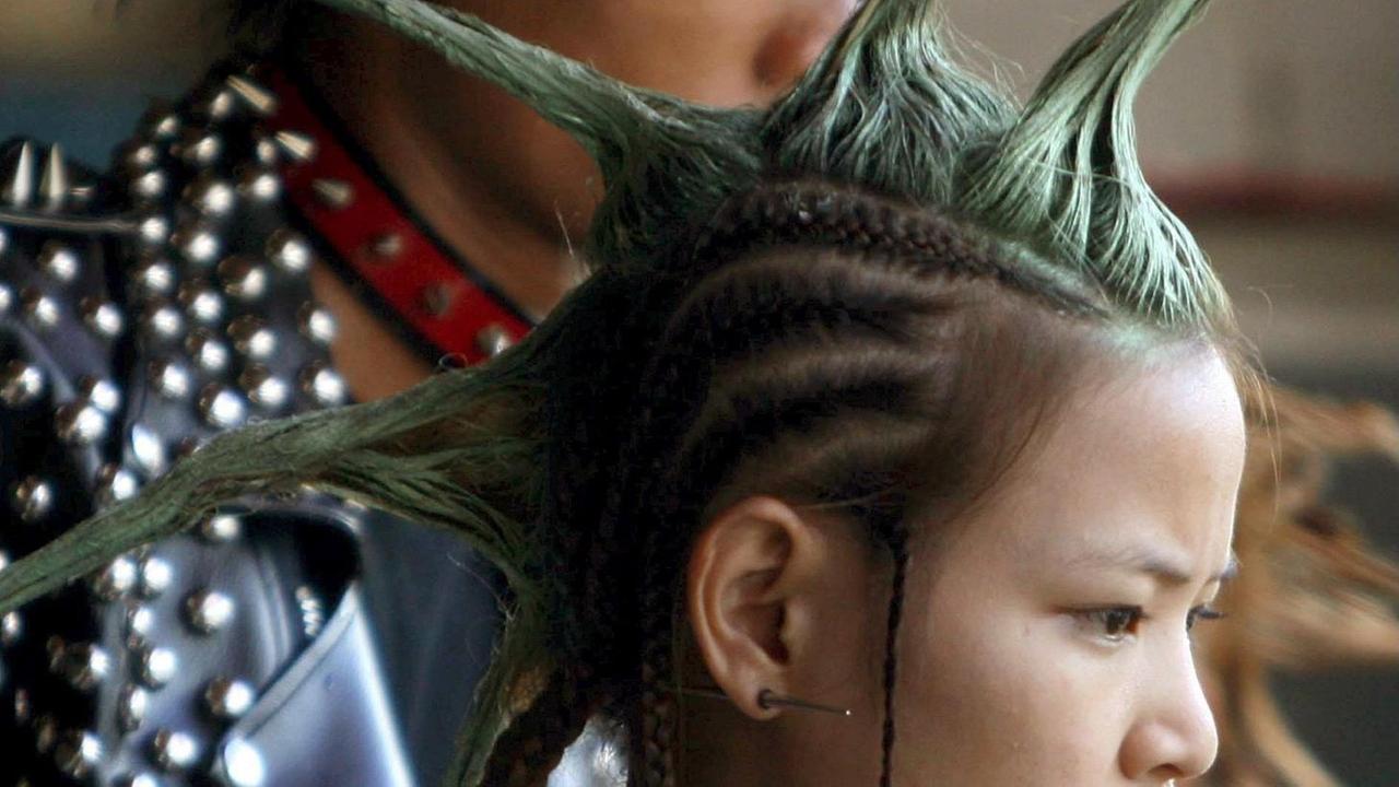 Jugendliche Punks in Myanmar. Jugendliche Punks in Myanmar.