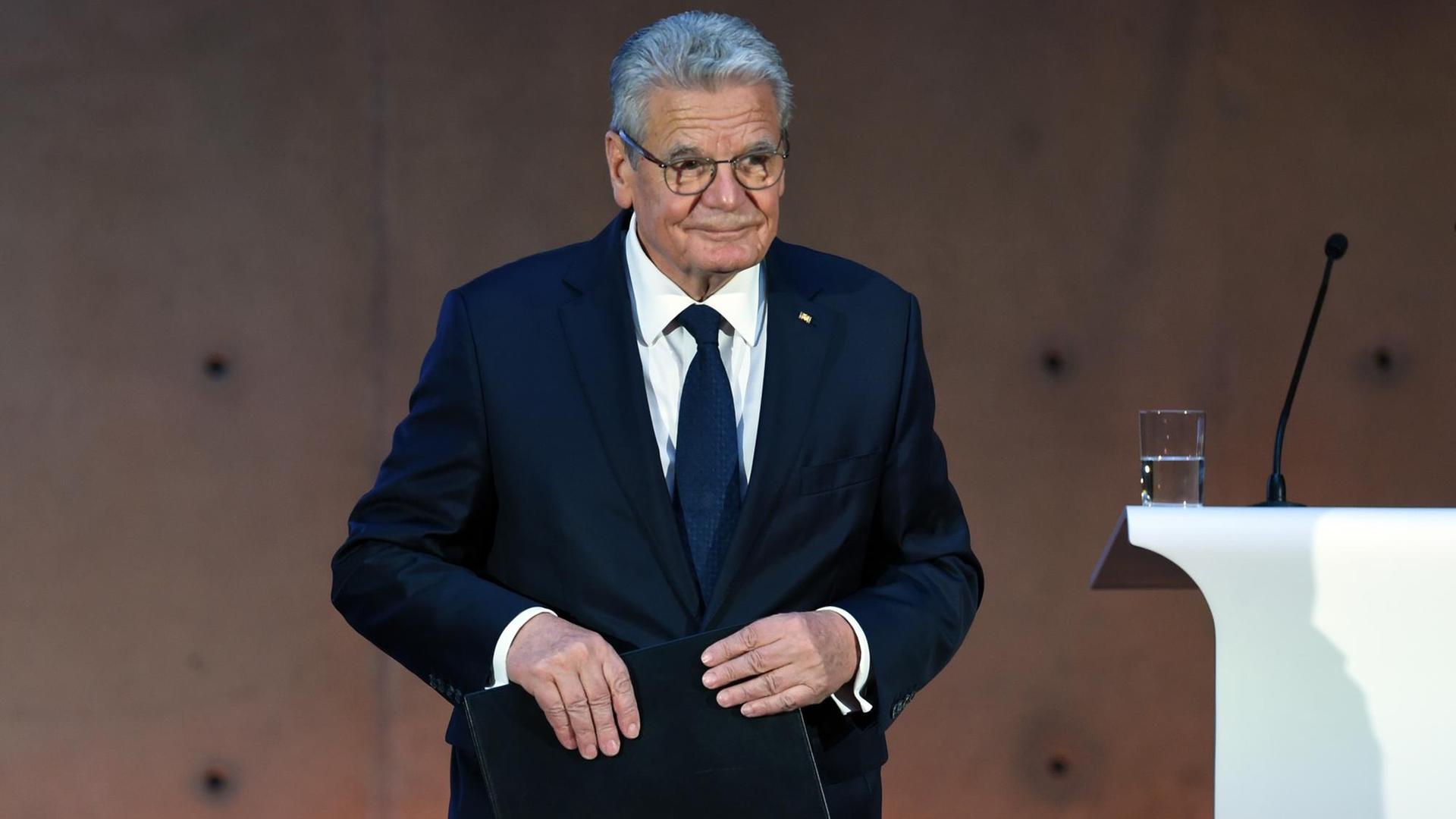 Bundespräsident Joachim Gauck hält in Berlin eine Rede bei einem Festakt zum 60. Geburtstag des Deutschen Presserats.