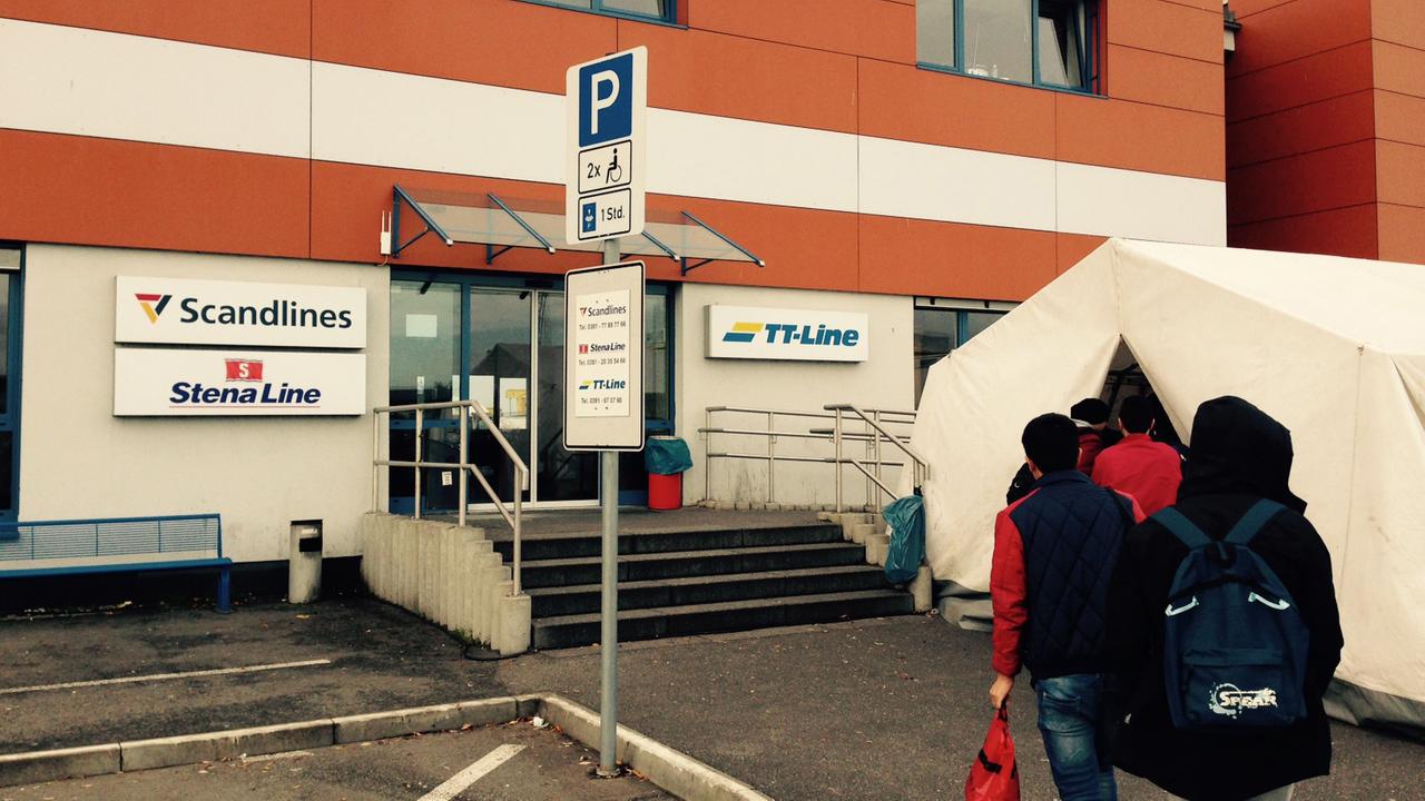 Flüchtlinge von Rostock auf dem Weg nach Schweden Flüchtlinge von Rostock auf dem Weg nach Schweden