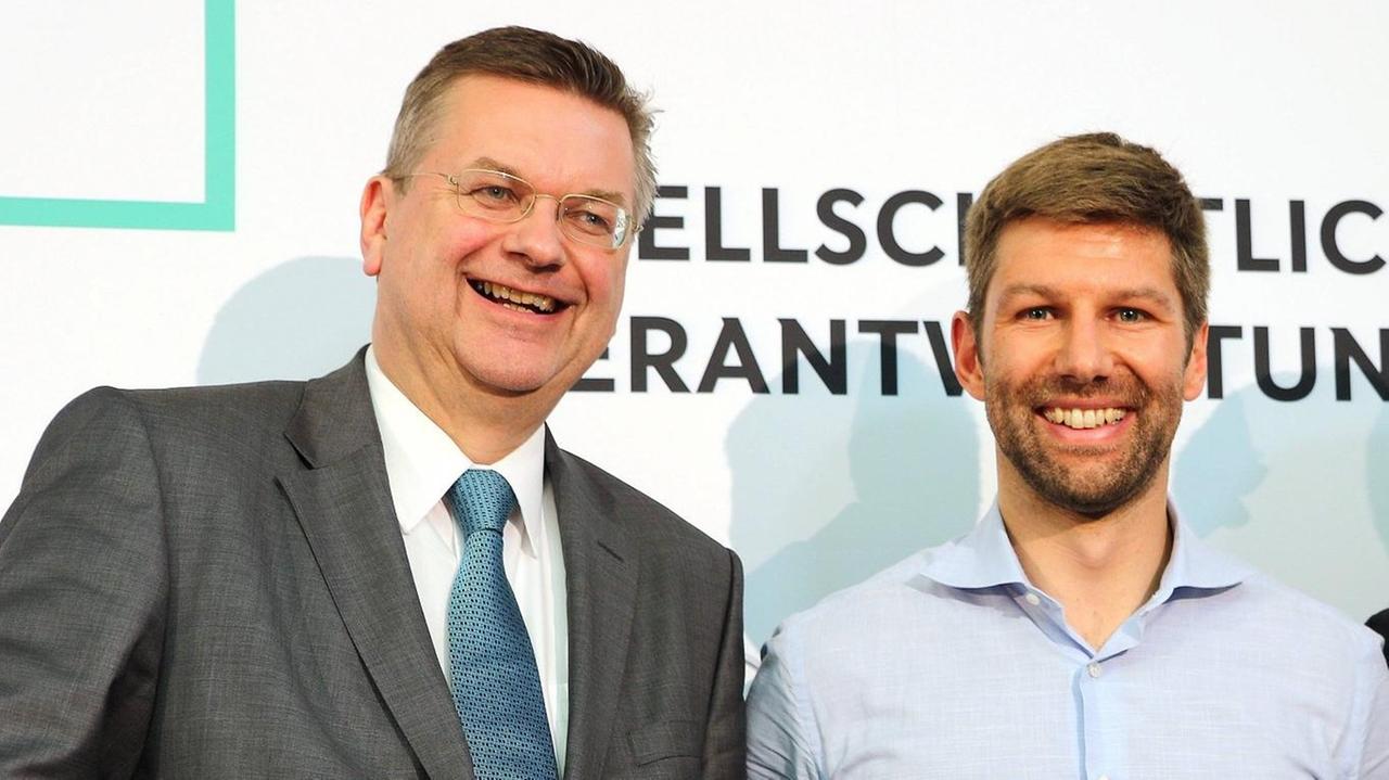 Vorstellung des DFB-Botschafters für Vielfalt (Diversity): DFB-Präsident Reinhard Grindel und Thomas Hitzlsperger sowie Eugen Gehlenborg Vizepräsident Sozial-/Gesellschaftspolitik Vorstellung des DFB-Botschafters für Vielfalt (Diversity): DFB-Präsident Reinhard Grindel und Thomas Hitzlsperger sowie Eugen Gehlenborg Vizepräsident Sozial-/Gesellschaftspolitik