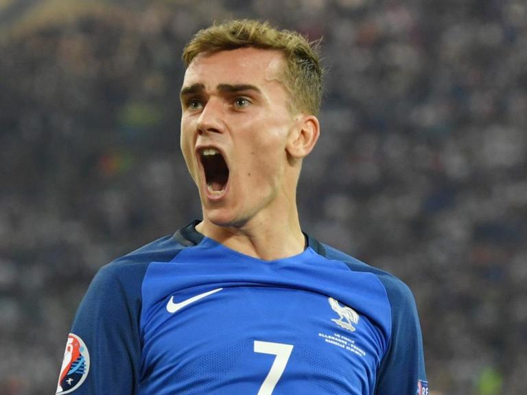 Antoine Griezmann schießt mit zwei Toren Frankreich ins Finale der Fußball-EM 2016 (7.7.2016).