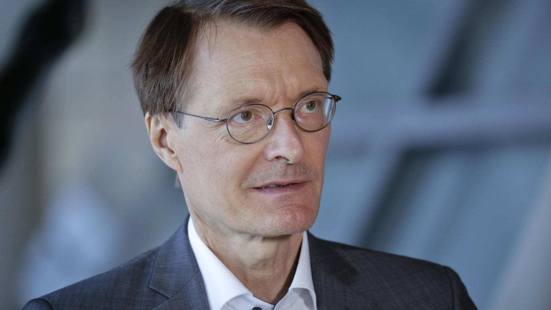 Der SPD-Gesundheitspolitiker und Epidemiologe Karl Lauterbach Der SPD-Gesundheitspolitiker und Epidemiologe Karl Lauterbach