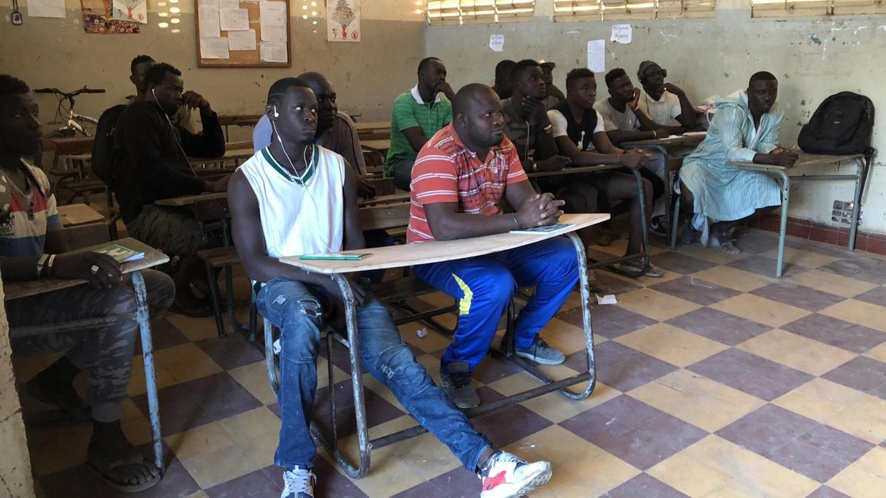 Alphabetisierungsklasse für Ringer im Senegal.