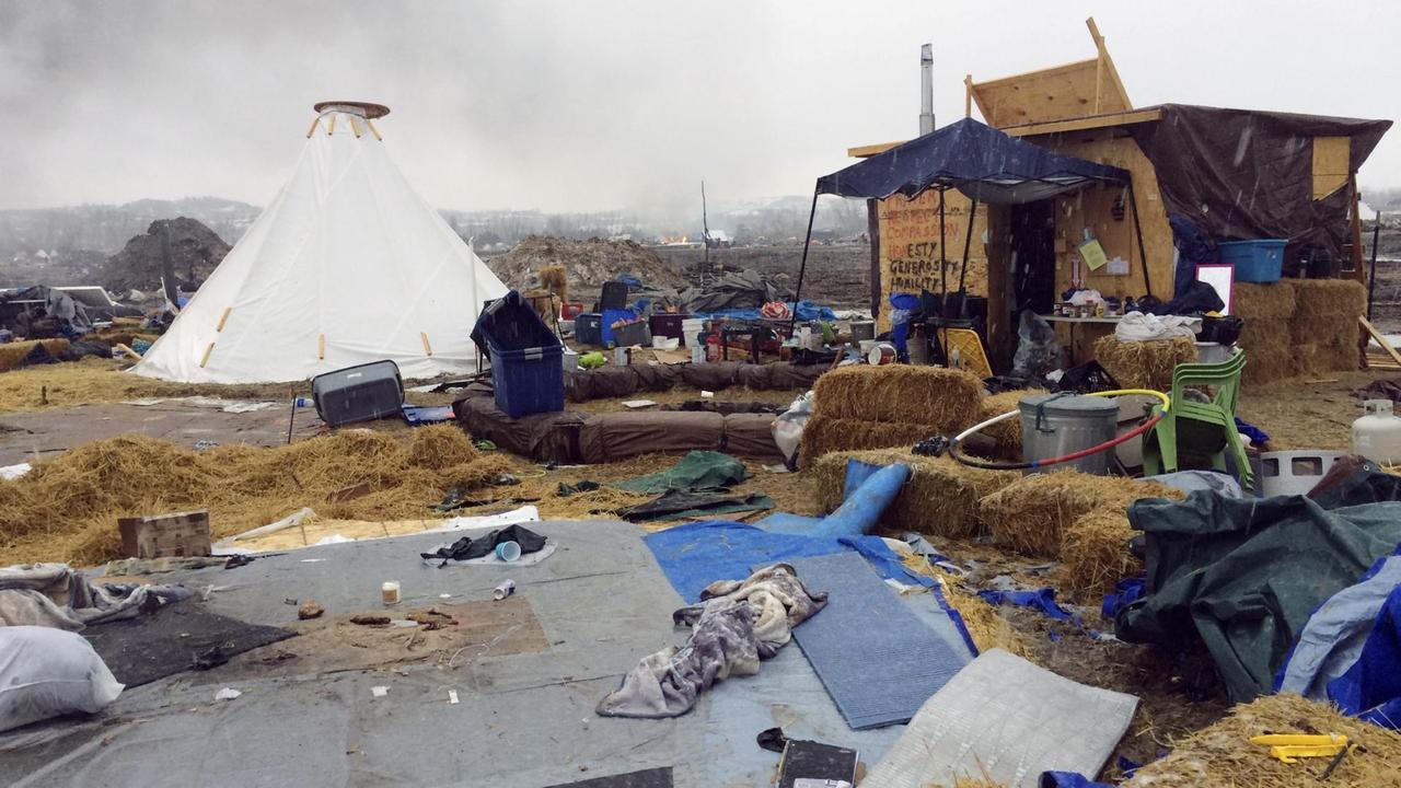 Reste des Protestcamps gegen die Dakota Access Pipeline in North Dakota. Reste des Protestcamps gegen die Dakota Access Pipeline in North Dakota.
