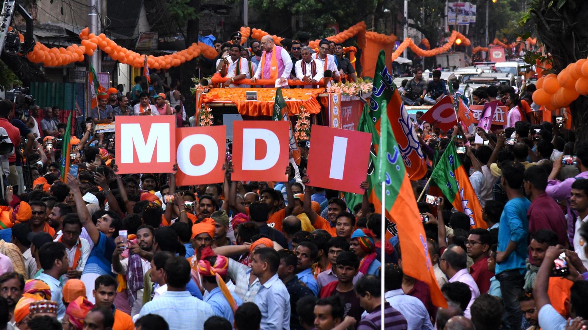 Amit Shah, Parteipräsident der Bharatiya Janata Party (BJP), bei einer Werbetour in Kolkata Amit Shah, Parteipräsident der Bharatiya Janata Party (BJP), bei einer Werbetour in Kolkata