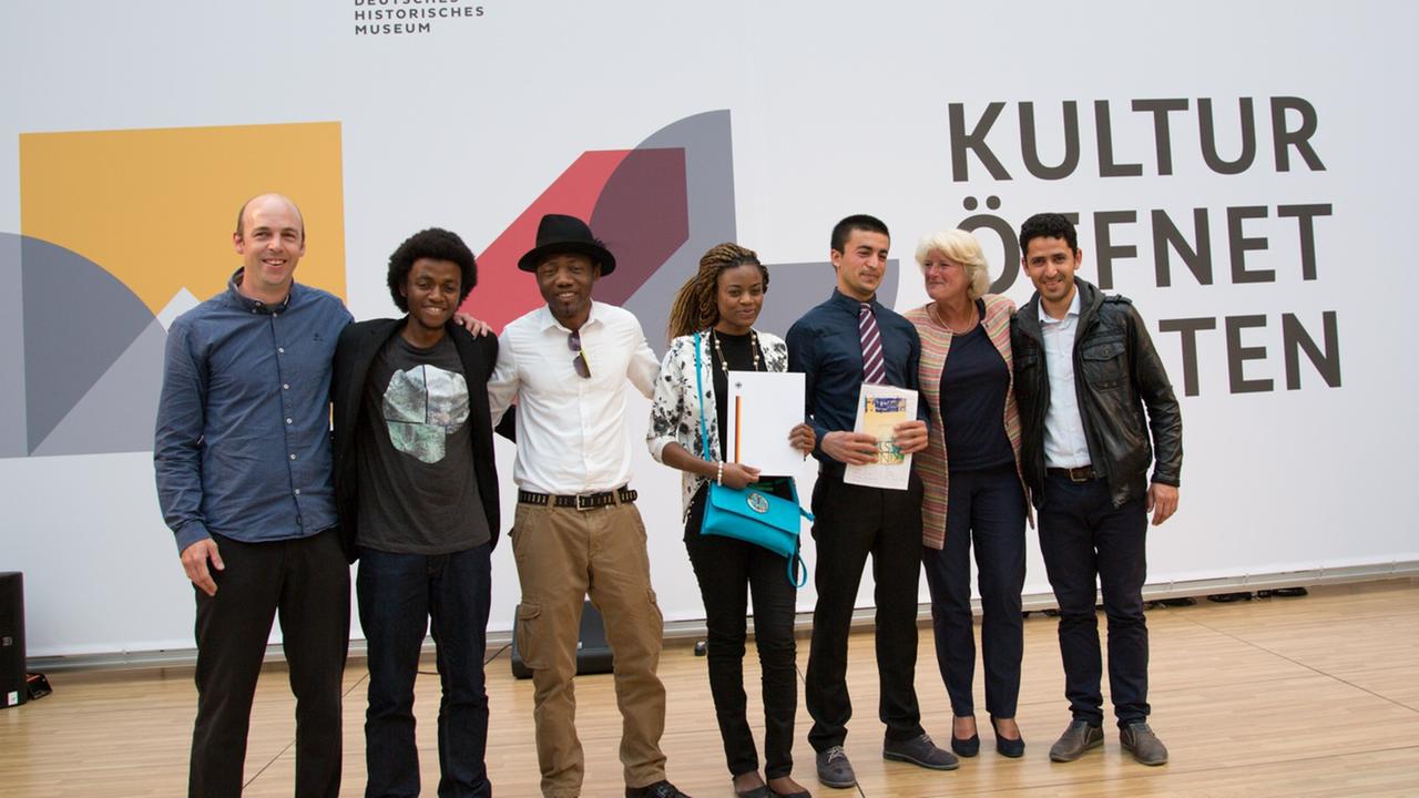 Das Festival Kino Asyl wird von in München lebenden jungen Flüchtlingen gestaltet. Das Projekt erhielt im Mai 2016 einen Preis der Kulturstaatsministerin des Bundes zur kulturellen Teilhabe