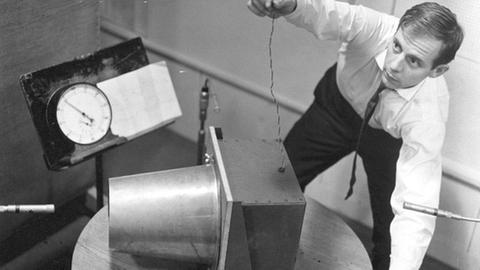 Karlheinz Stockhausen 1962. Das erste Foto des Komponisten im Studio für Elektronische Musik