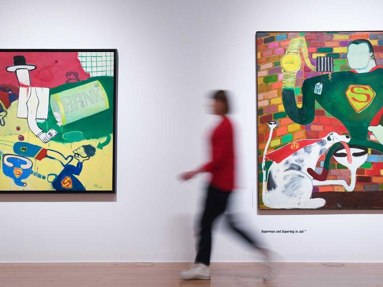 Die Ölgemälde (l-r) "Super Crime Team (1961/62)" und "Superman and Superdog in Jail (1963)" des US-amerikanischen Künstlers Peter Saul werden am 01.06.2017 in der Kunsthalle Schirn in Frankfurt am Main (Hessen) gezeigt.