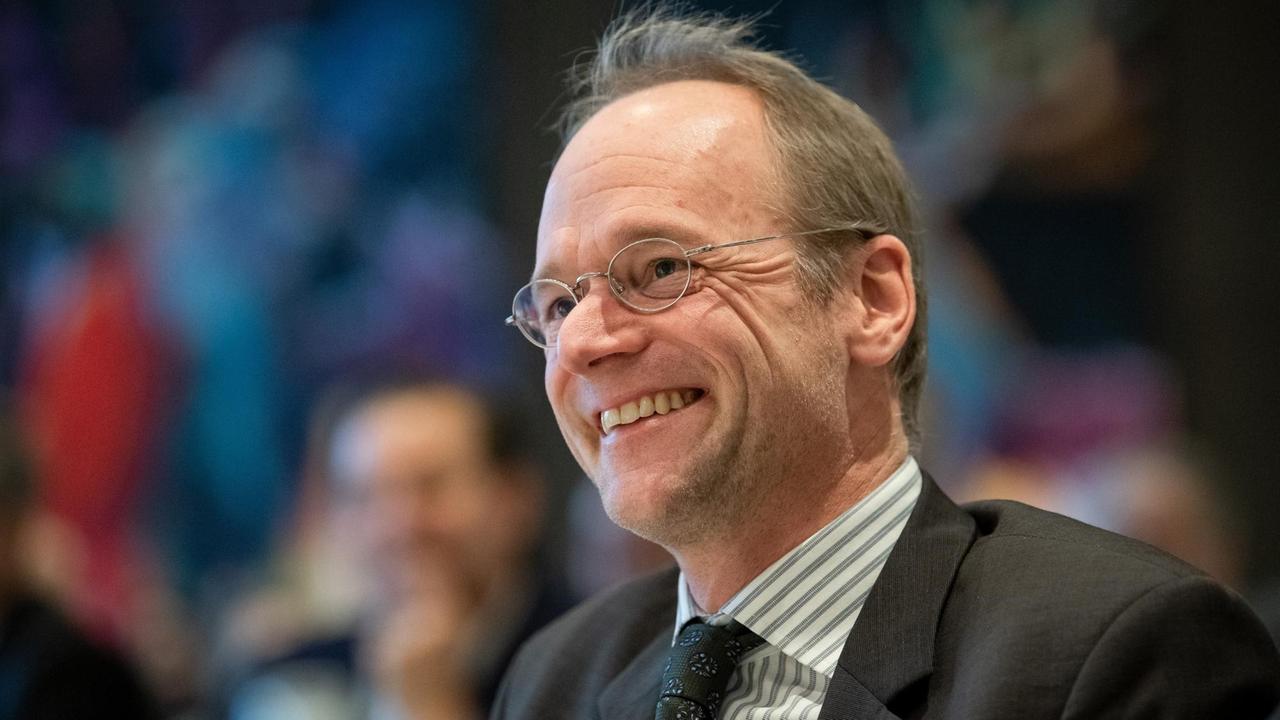 Der Erziehungswissesnschaftler und Autor Klaus Zierer lächelt Der Erziehungswissesnschaftler und Autor Klaus Zierer lächelt