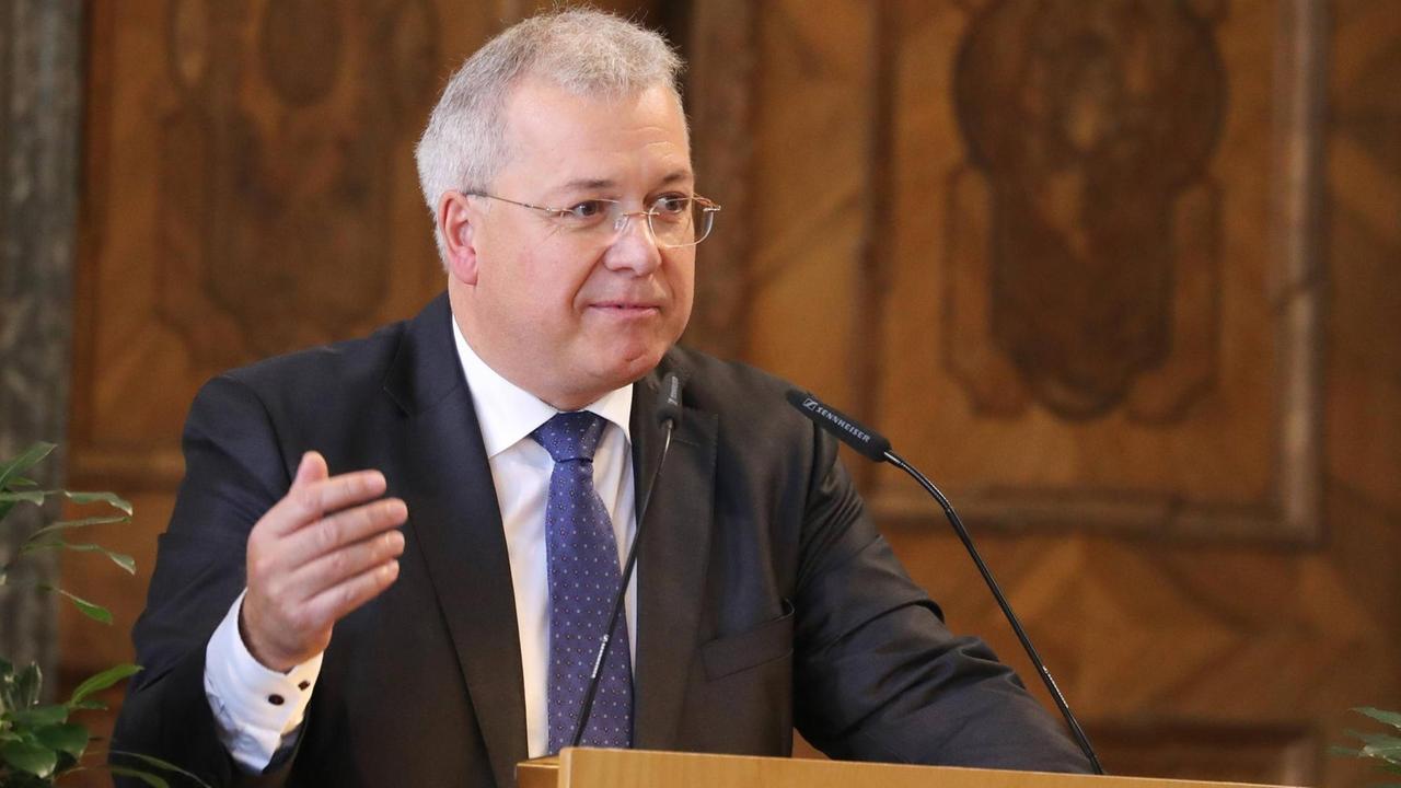 Markus Ferber, MdeP, Landesvorsitzender der Europa-Union Bayern e.V. Markus Ferber, MdeP, Landesvorsitzender der Europa-Union Bayern e.V.