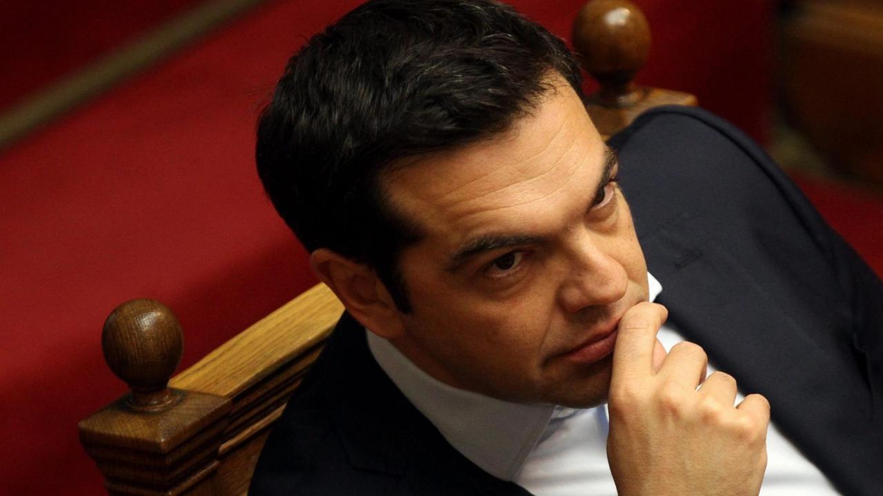 Griechenlands Premier Alexis Tsipras am 27.6. 2015 im griechischen Parlament Griechenlands Premier Alexis Tsipras am 27.6. 2015 im griechischen Parlament