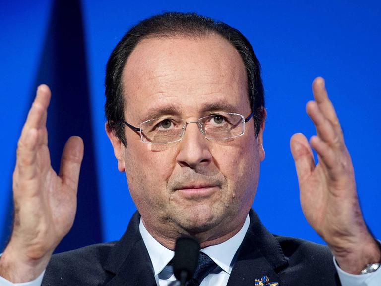 Frankreichs Präsident François Hollande dementiert die Verbindung zu Peter Hartz.
