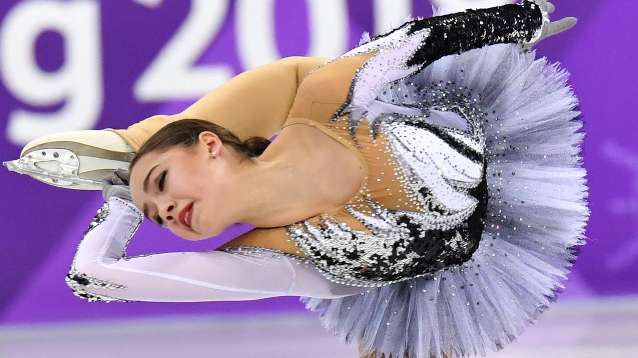 Südkorea, Gangneung: Olympia, Eiskunstlauf, Einzel, Damen, Kurzprogramm in der Gangneung Ice Arena. Alina Sagitowa vom Team «Olympische Athleten aus Russland» (OAR) in Aktion. Südkorea, Gangneung: Olympia, Eiskunstlauf, Einzel, Damen, Kurzprogramm in der Gangneung Ice Arena. Alina Sagitowa vom Team «Olympische Athleten aus Russland» (OAR) in Aktion.