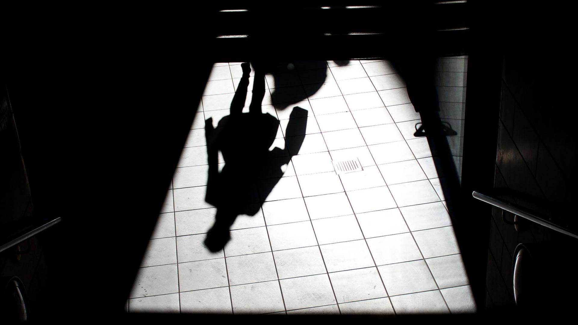 Schatten einer Frau Schatten einer Frau