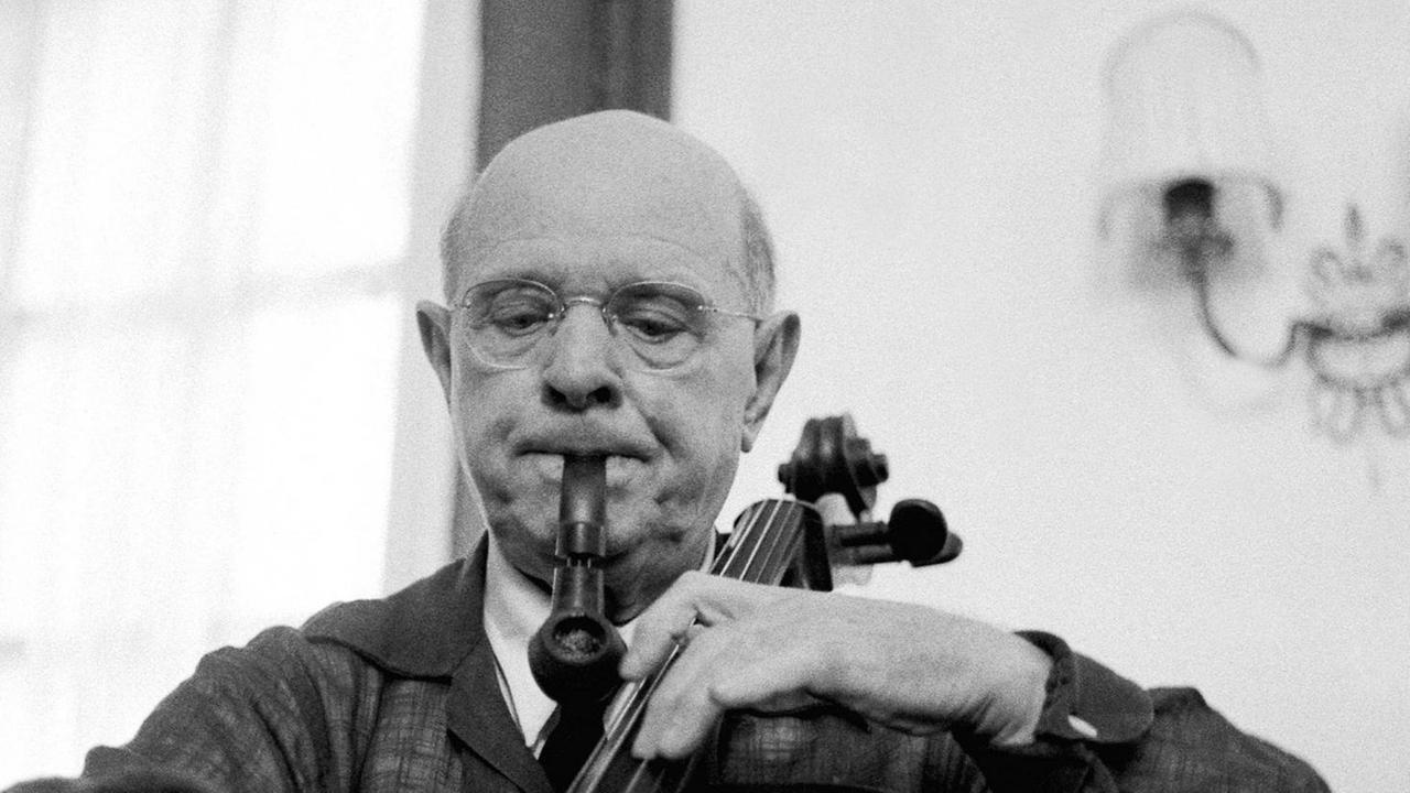 Zermatt 1959 Pablo Casals *** Zermatt 1959 Pablo Casals Copyright: WernerxNeumeister Zermatt 1959 Pablo Casals *** Zermatt 1959 Pablo Casals Copyright: WernerxNeumeister