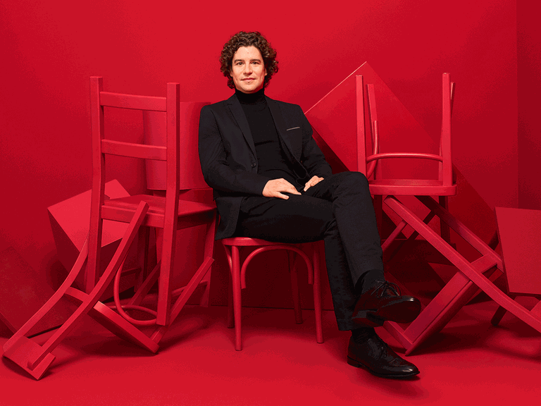 Der Chefdirigent des DSO Berlin, Robin Ticciati