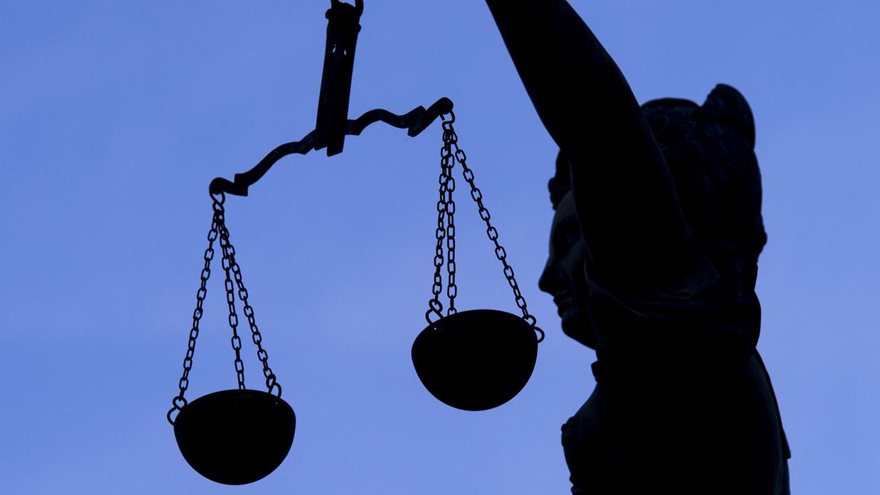 Eine Statue der Justitia Eine Statue der Justitia