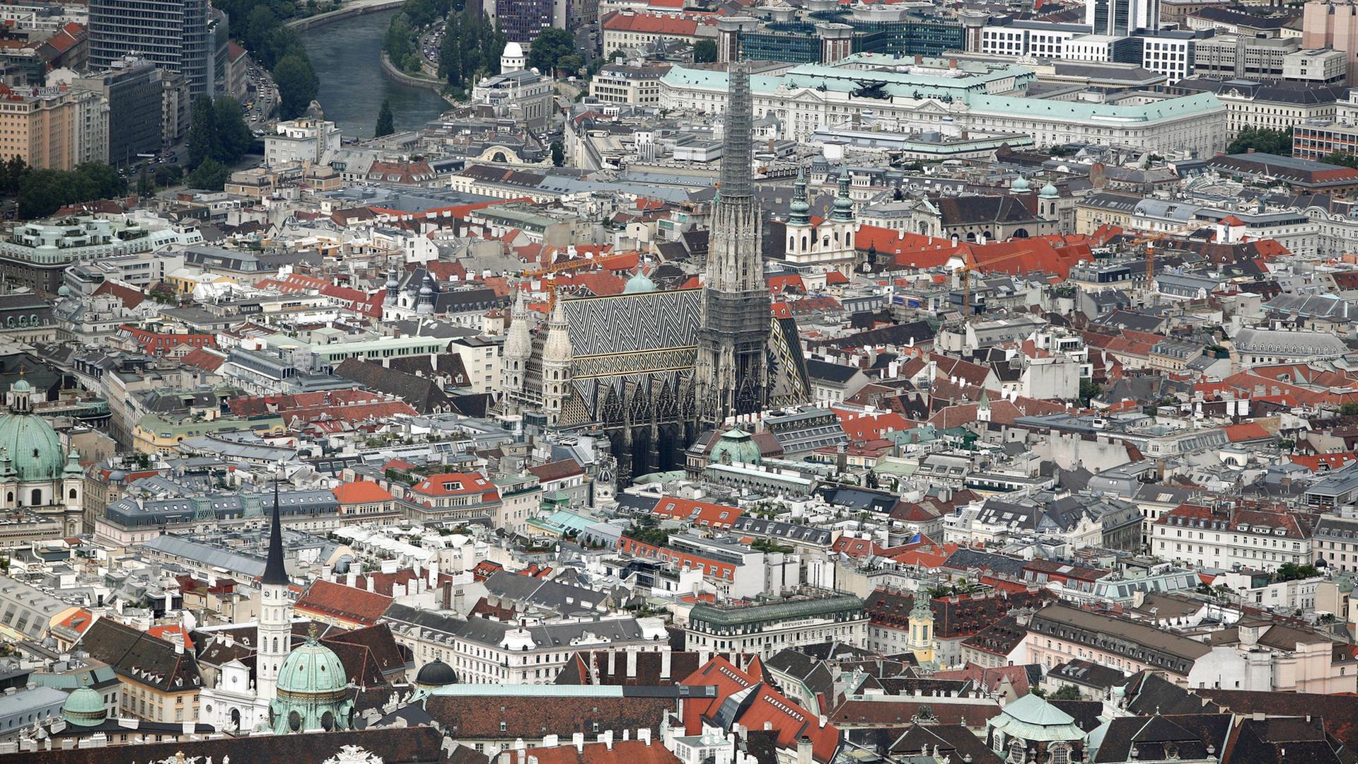 Blick auf die Wiener Innenstadt mit dem Stephansdom
