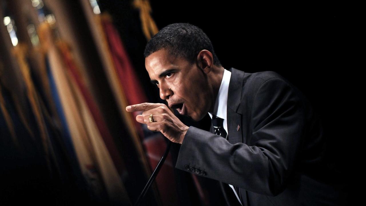 Barack Obama spricht im Jahr 2008 bei der Liga der Lateinamerikanischen US-Bürger. Barack Obama spricht im Jahr 2008 bei der Liga der Lateinamerikanischen US-Bürger.