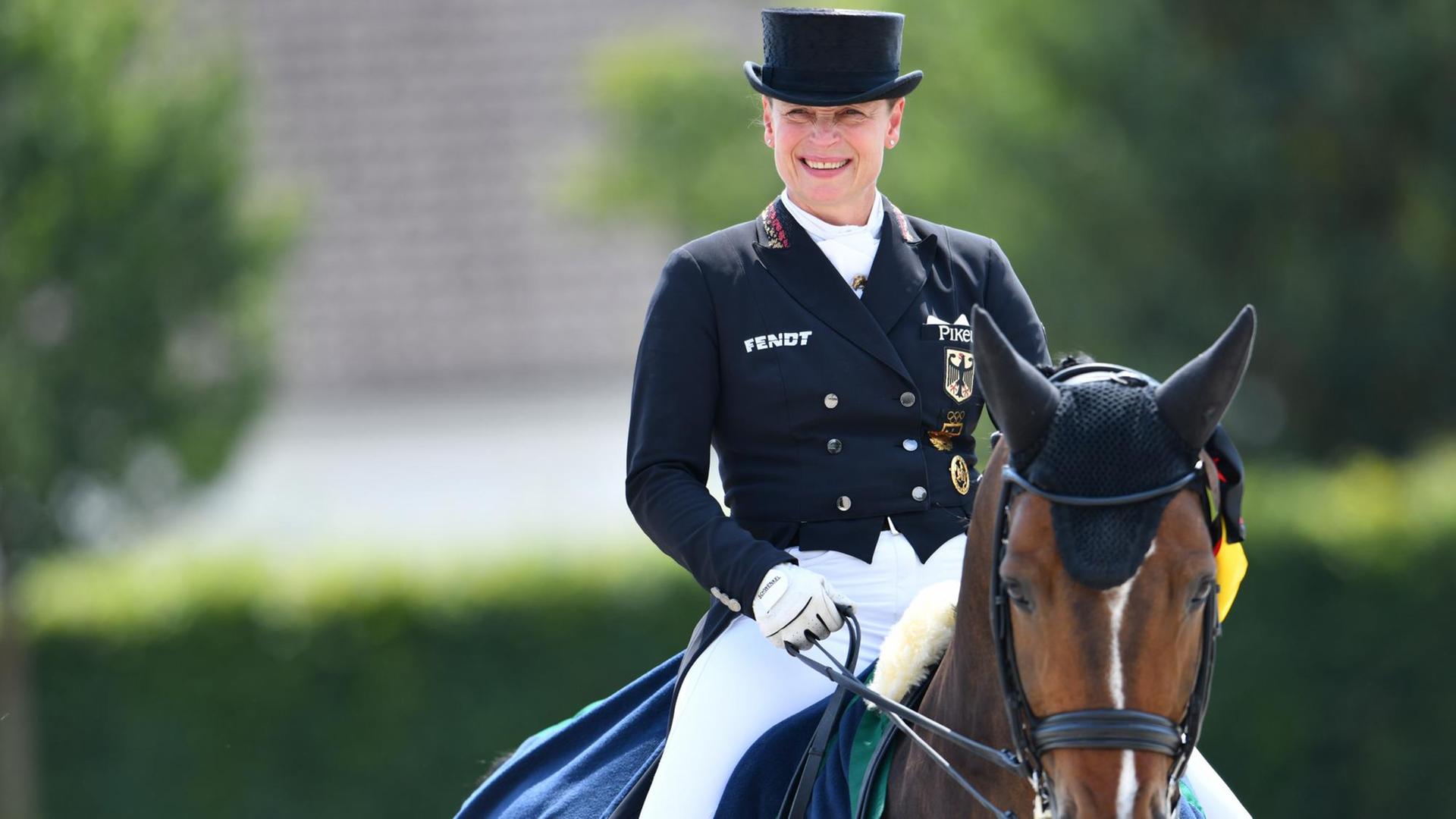Die deutsche Dressurreiterin Isabell Werth auf dem Pferd Emilio Die deutsche Dressurreiterin Isabell Werth auf dem Pferd Emilio