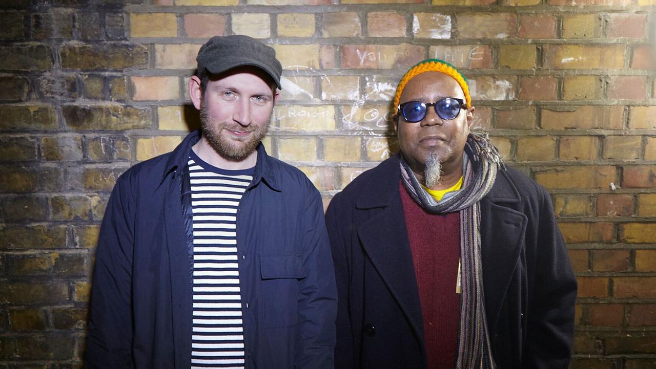 Der Trompeter Mathew Halsall und der Sänger Dwight Trible. Der Trompeter Mathew Halsall und der Sänger Dwight Trible.