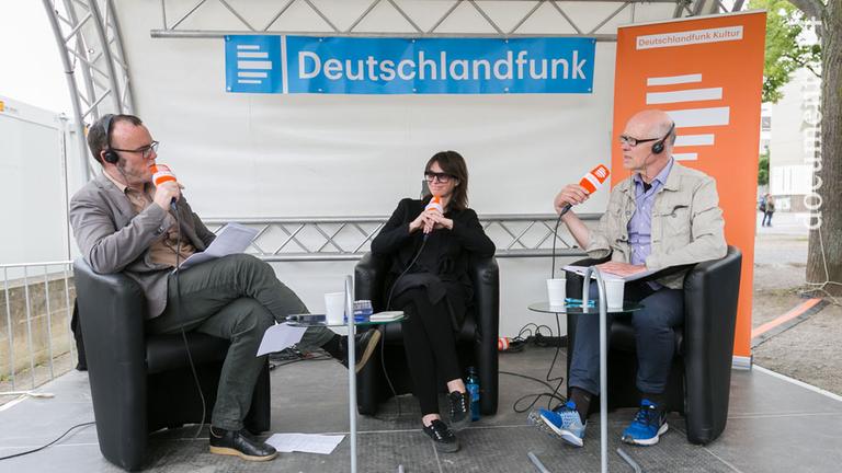 Vladimir Balzer im Gespräch mit Nora Sternfeld und Rudolf Schmitz Vladimir Balzer im Gespräch mit Nora Sternfeld und Rudolf Schmitz