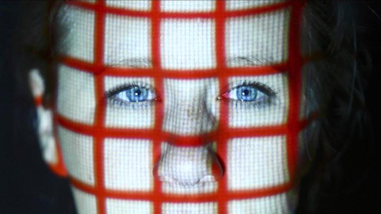 Biometrische Erfassung von Körpermerkmalen, durch einen Scanner. Umwandlung von Körper- und Kopfform in digitale Daten. Biometrische Erfassung von Körpermerkmalen, durch einen Scanner. Umwandlung von Körper- und Kopfform in digitale Daten.