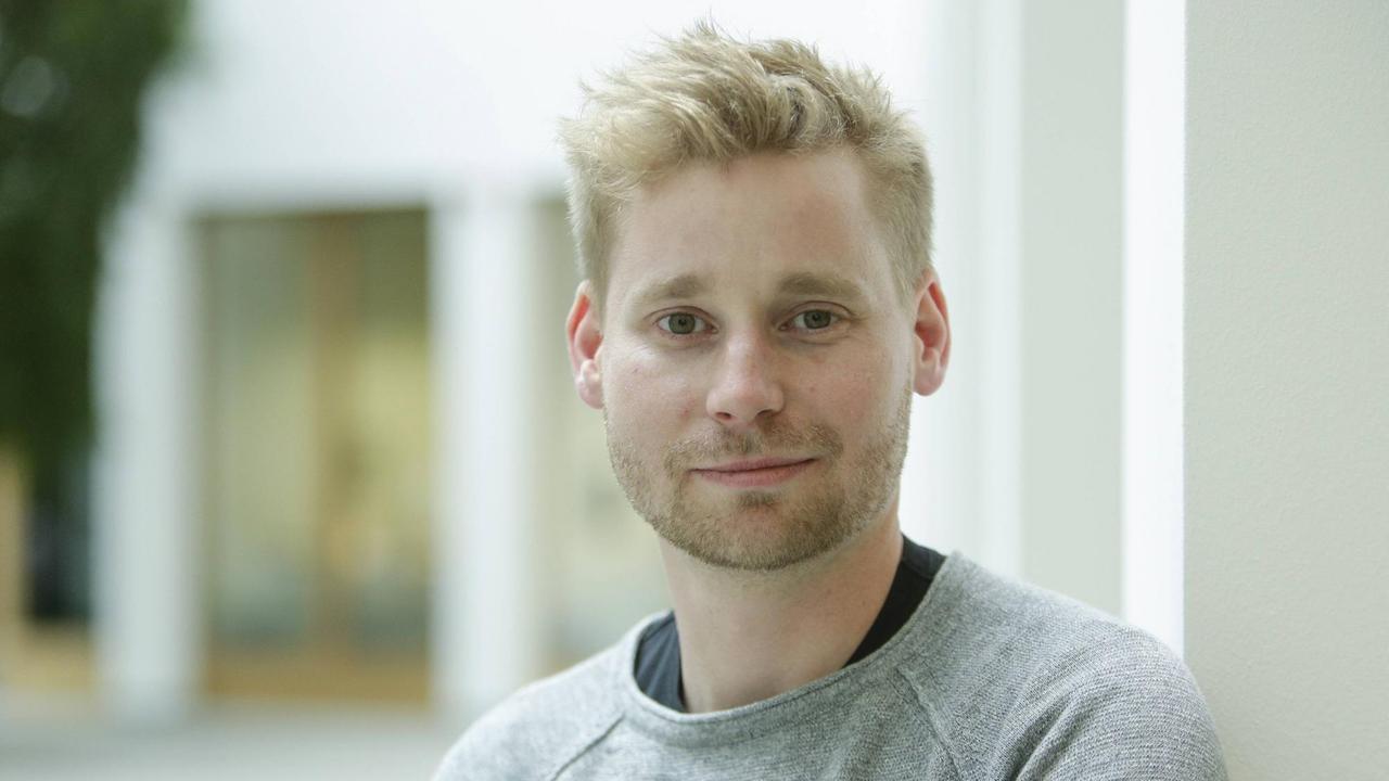 Der Politikberater und Autor Erik Flügge am 01.10.2018 in Berlin bei der Vorstellung seines Buches "Deutschland du bist mir fremd geworden" Der Politikberater und Autor Erik Flügge am 01.10.2018 in Berlin bei der Vorstellung seines Buches "Deutschland du bist mir fremd geworden"