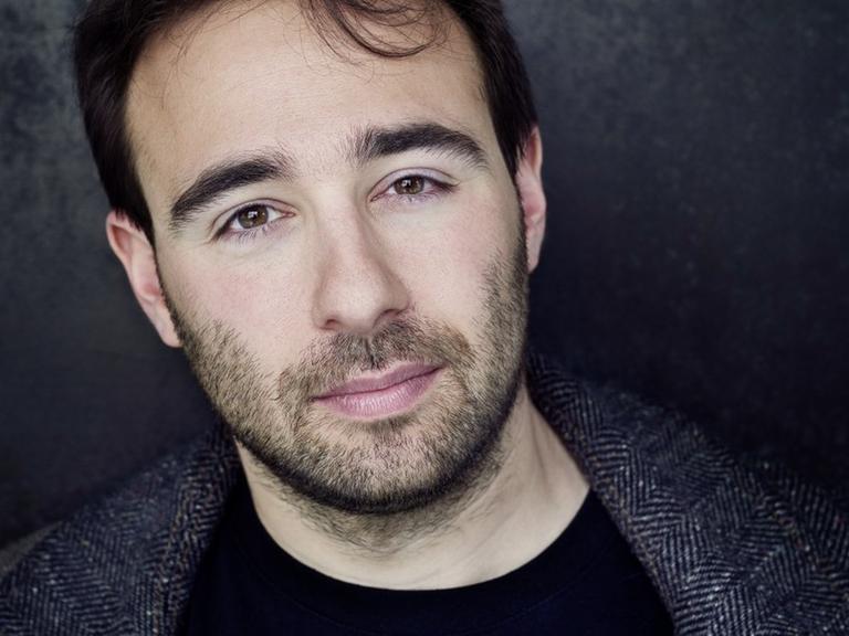 Der Politikwissenschaftler Yascha Mounk befürchtet, dass Populisten unser demokratisches System langfristig untergraben werden.