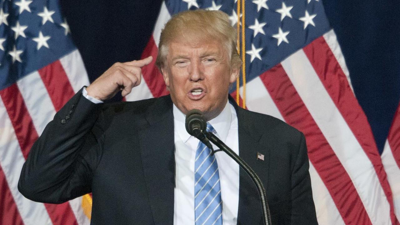 US-Präsidentschaftsbewerber Donald Trump bei seinem Wahlkampfauftritt in Phoenix, Arizona. US-Präsidentschaftsbewerber Donald Trump bei seinem Wahlkampfauftritt in Phoenix, Arizona.