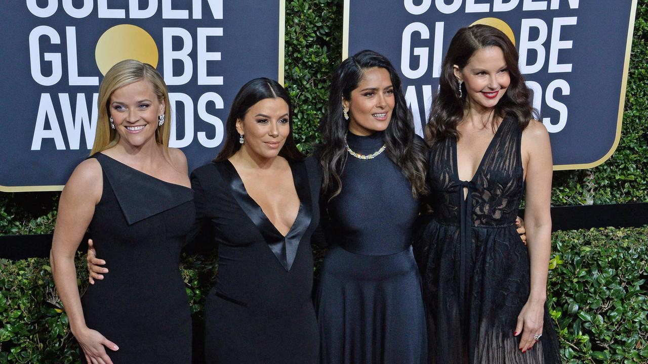 Reese Witherspoon, Eva Longoria, Salma Hayek, Ashley Judd bei der Verleihung der diesjährigen Golden Globes. Um gegen Sexismus und Machtmissbrauch zu protestieren, trugen viele Stars in diesem Jahr schwarz Reese Witherspoon, Eva Longoria, Salma Hayek, Ashley Judd bei der Verleihung der diesjährigen Golden Globes. Um gegen Sexismus und Machtmissbrauch zu protestieren, trugen viele Stars in diesem Jahr schwarz