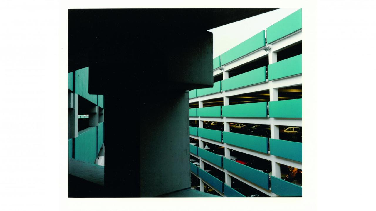 Matthias Hoch: aus der Serie Neue Heimat, 1990 Matthias Hoch: aus der Serie Neue Heimat, 1990