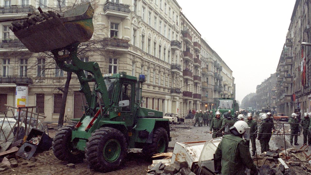 Polizeieinsatz im November 1990 Berlin-Friedrichshain Polizeieinsatz im November 1990 Berlin-Friedrichshain
