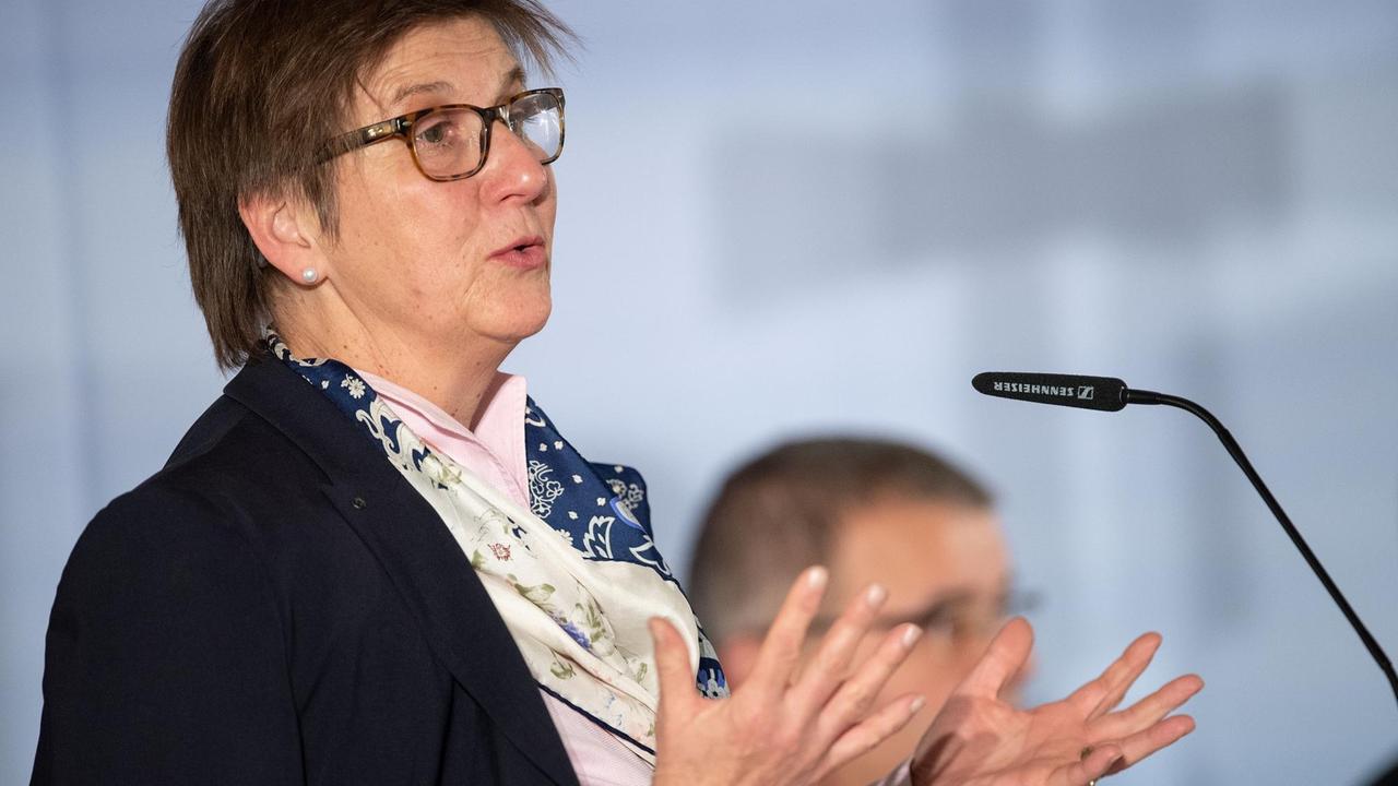 Claudia Lücking-Michel spricht auf der Herbstvollversammlung des ZdK Claudia Lücking-Michel spricht auf der Herbstvollversammlung des ZdK
