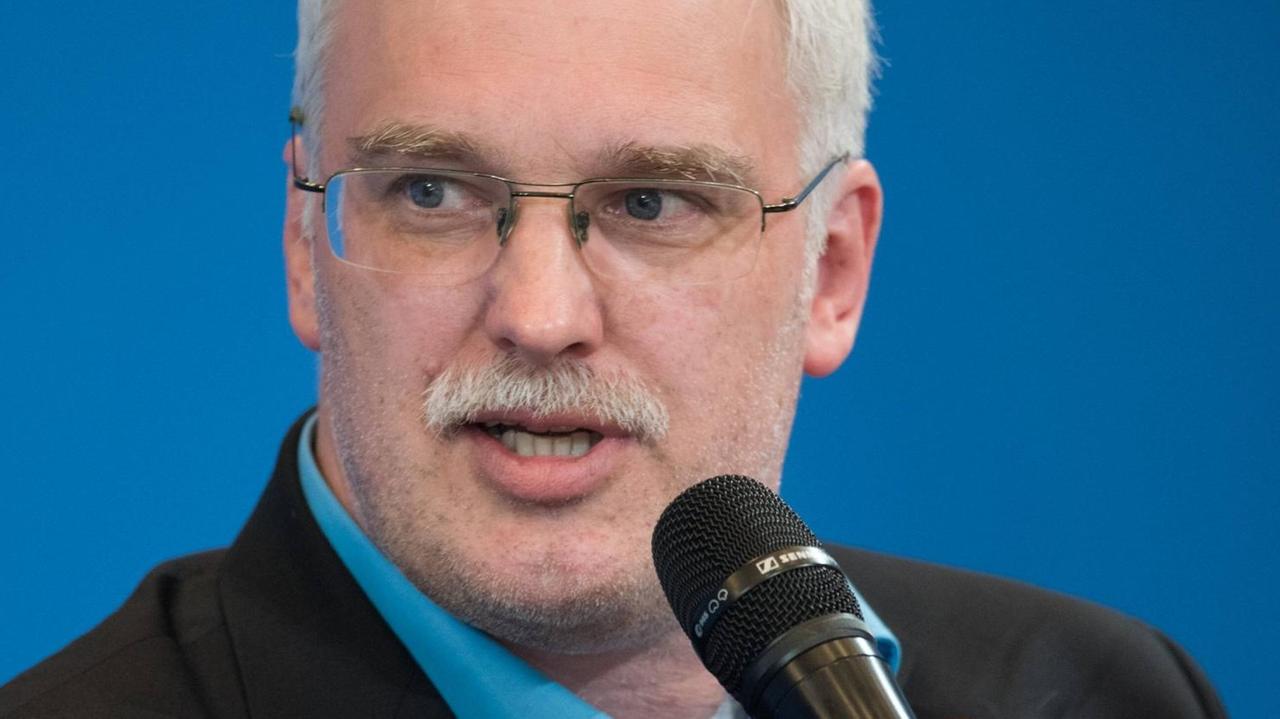 Gert Pickel, Professor für Kirchen- und Religionssoziologie an der Theologischen Fakultät der Universität Leipzig. Gert Pickel, Professor für Kirchen- und Religionssoziologie an der Theologischen Fakultät der Universität Leipzig.