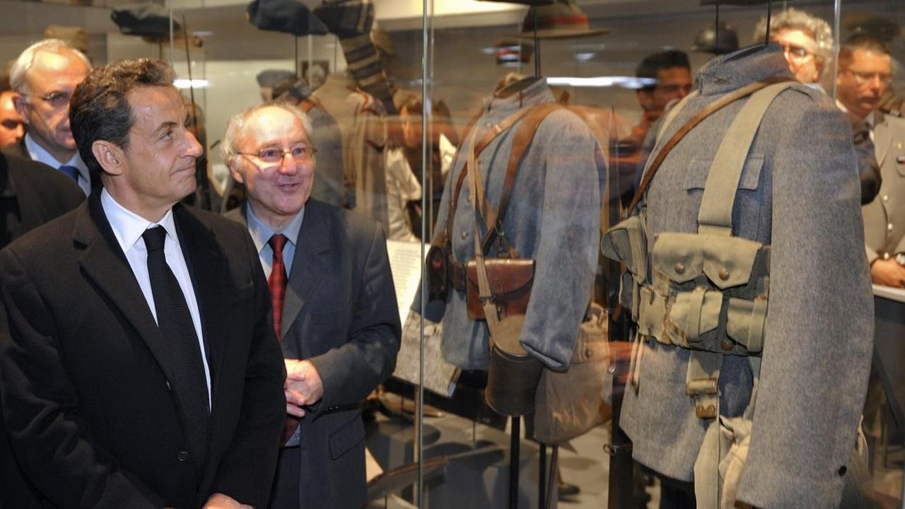 Jean-Pierre Verney (r.) mit dem damalöigen französichen Präsidenten Sarkozy während der Einweihung des Museums des Ersten Weltkriegs in Meaux (Archivbild 2011) Jean-Pierre Verney (r.) mit dem damalöigen französichen Präsidenten Sarkozy während der Einweihung des Museums des Ersten Weltkriegs in Meaux (Archivbild 2011)