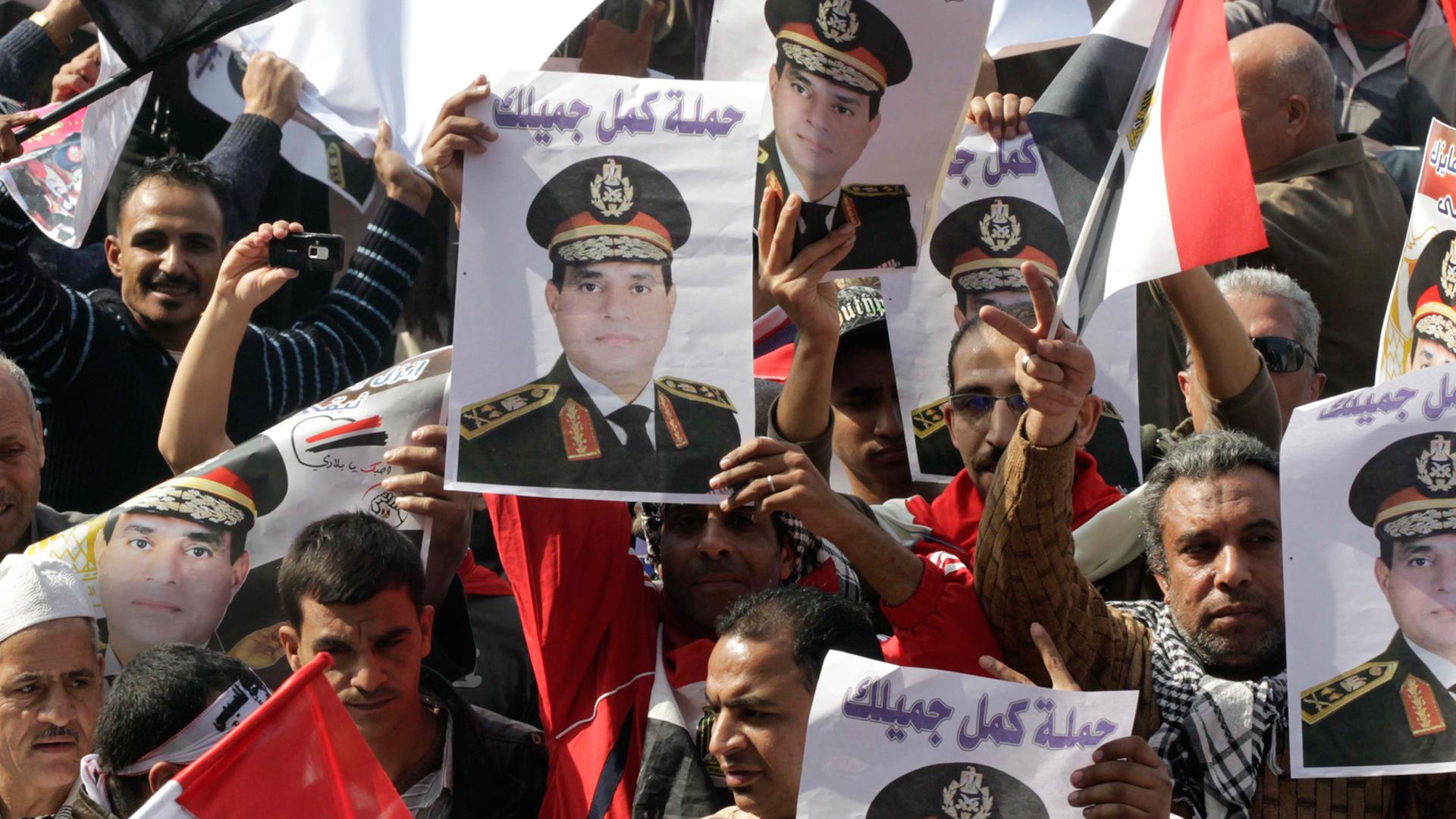 Anhänger von Armeechef al-Sisi demonstrieren in Kairo Anhänger von Armeechef al-Sisi demonstrieren in Kairo