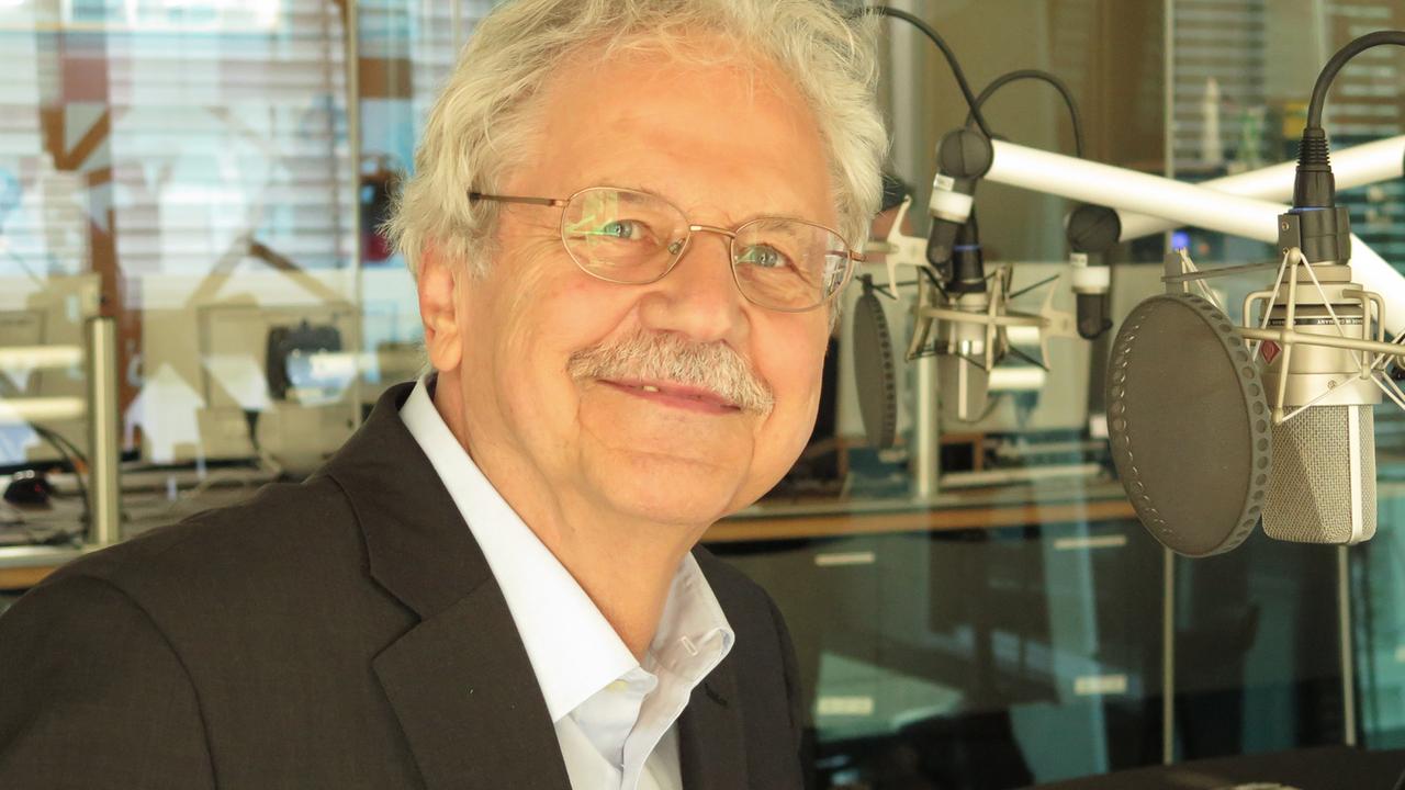Paul Maar im Studio von Deutschlandfunk Kultur. Paul Maar im Studio von Deutschlandfunk Kultur.