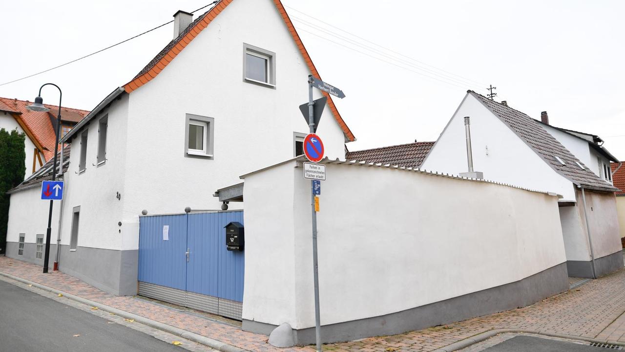 Das Haus der Trump-Vorfahren in Kallstadt. Die Großeltern des künftigen US-Präsidenten Donald Trump stammen aus dem Ort in der Pfalz. Das Haus der Trump-Vorfahren in Kallstadt. Die Großeltern des künftigen US-Präsidenten Donald Trump stammen aus dem Ort in der Pfalz.