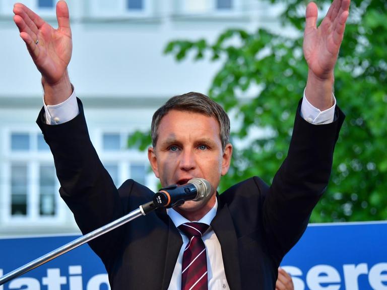 AfD Demo in Erfurt: Björn Höcke zu dem geplanten Moscheebau