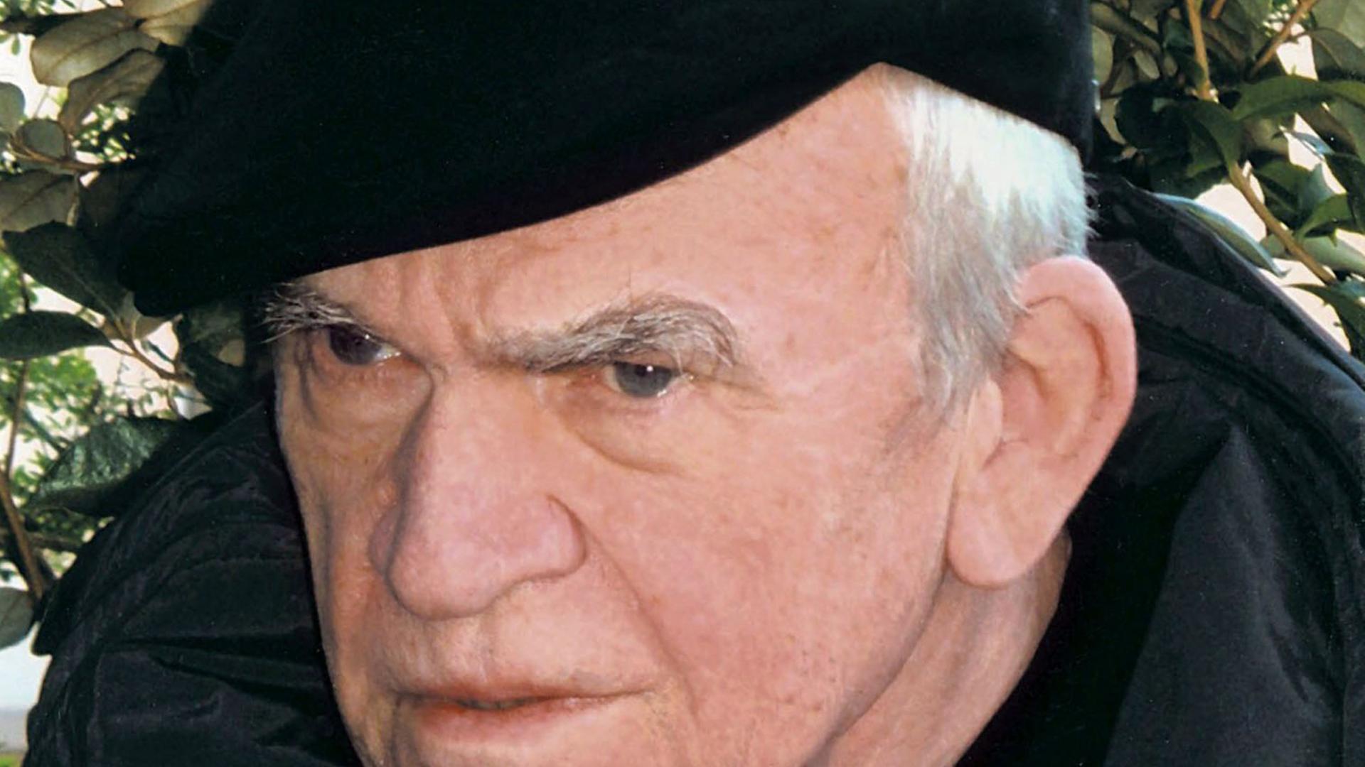 Der Schriftsteller Milan Kundera auf einem Bild von 2005