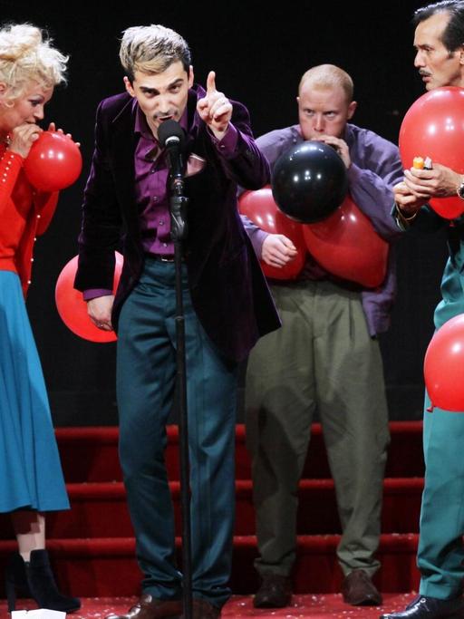 Nurkan Erpulat inszeniert "Lö Gran Bal Almanya" am Maxim Gorki Theater