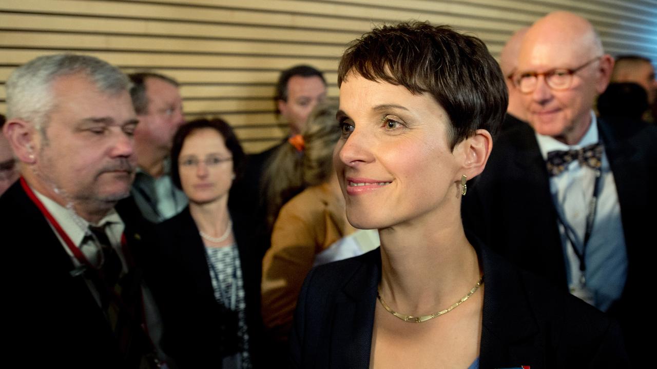 Frauke Petry von der AfD Sachsen am Wahlabend. Frauke Petry von der AfD Sachsen am Wahlabend.