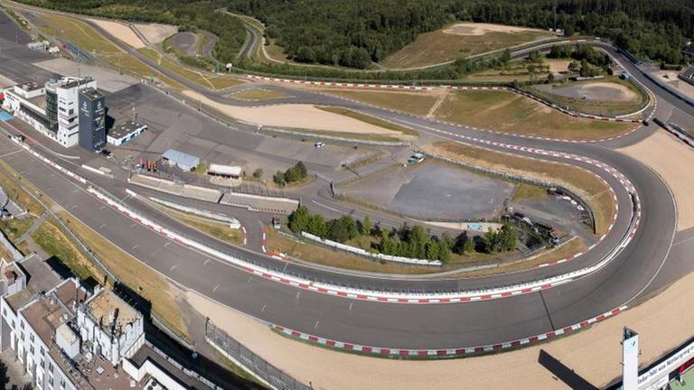 Die Rennstrecke Nürburgring von oben Die Rennstrecke Nürburgring von oben