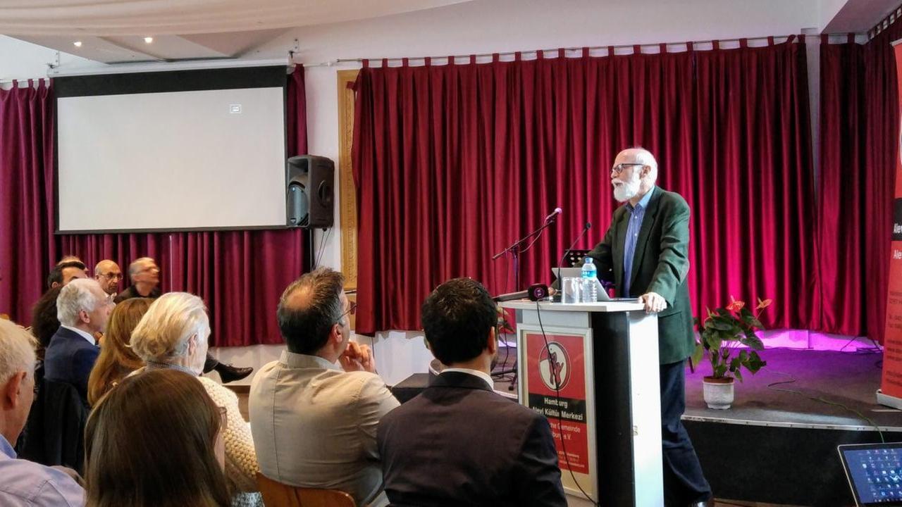 Prof. Raoul Motika, Direktor des Orientinstitut in Istanbul, hat als Islamwissenschaftler über das Alevitentum geforscht Prof. Raoul Motika, Direktor des Orientinstitut in Istanbul, hat als Islamwissenschaftler über das Alevitentum geforscht