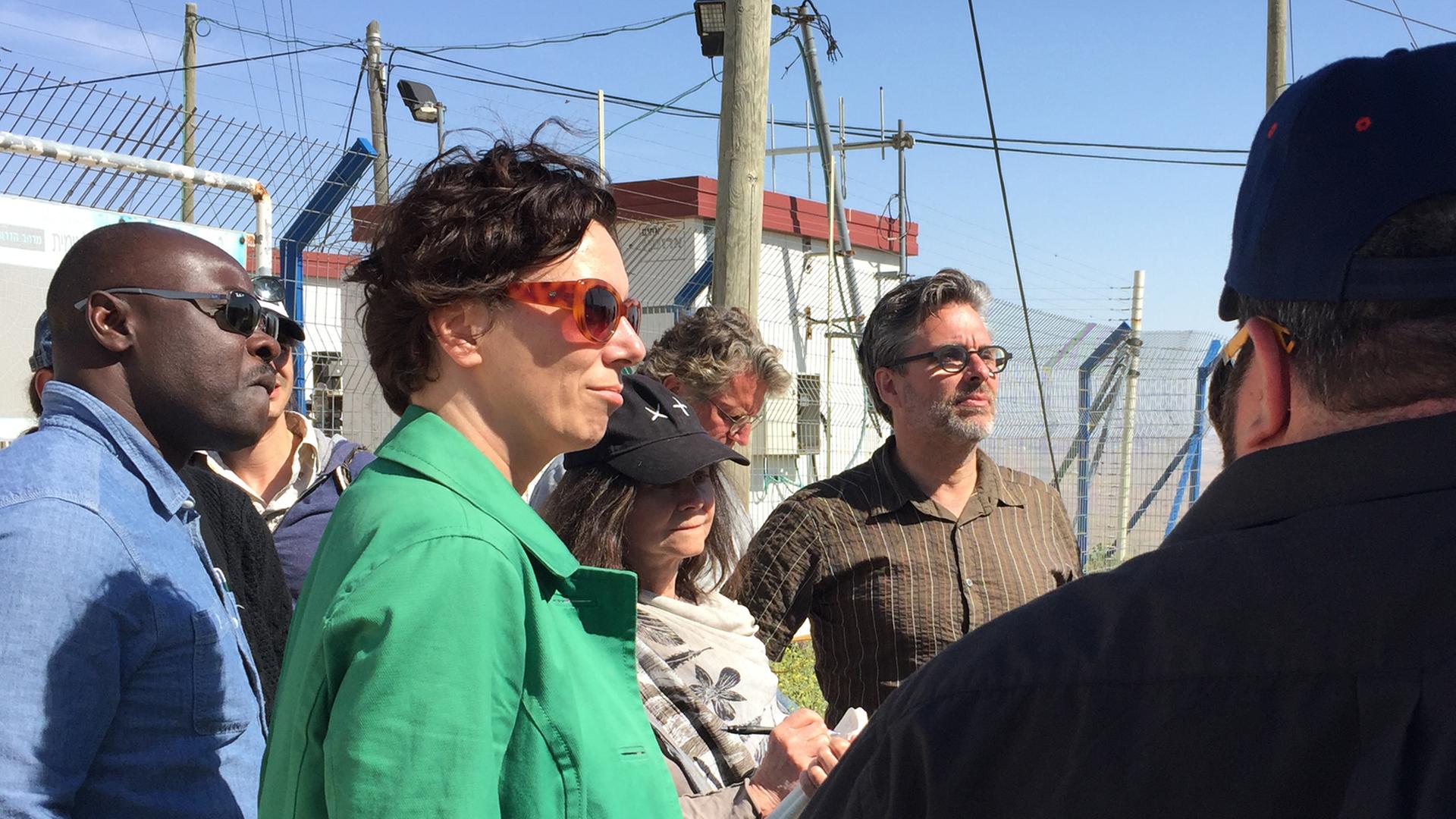 Eva Menasse mit Yehuda Shaul (r.) und Michael Chabon (2. v. r.) Eva Menasse mit Yehuda Shaul (r.) und Michael Chabon (2. v. r.)