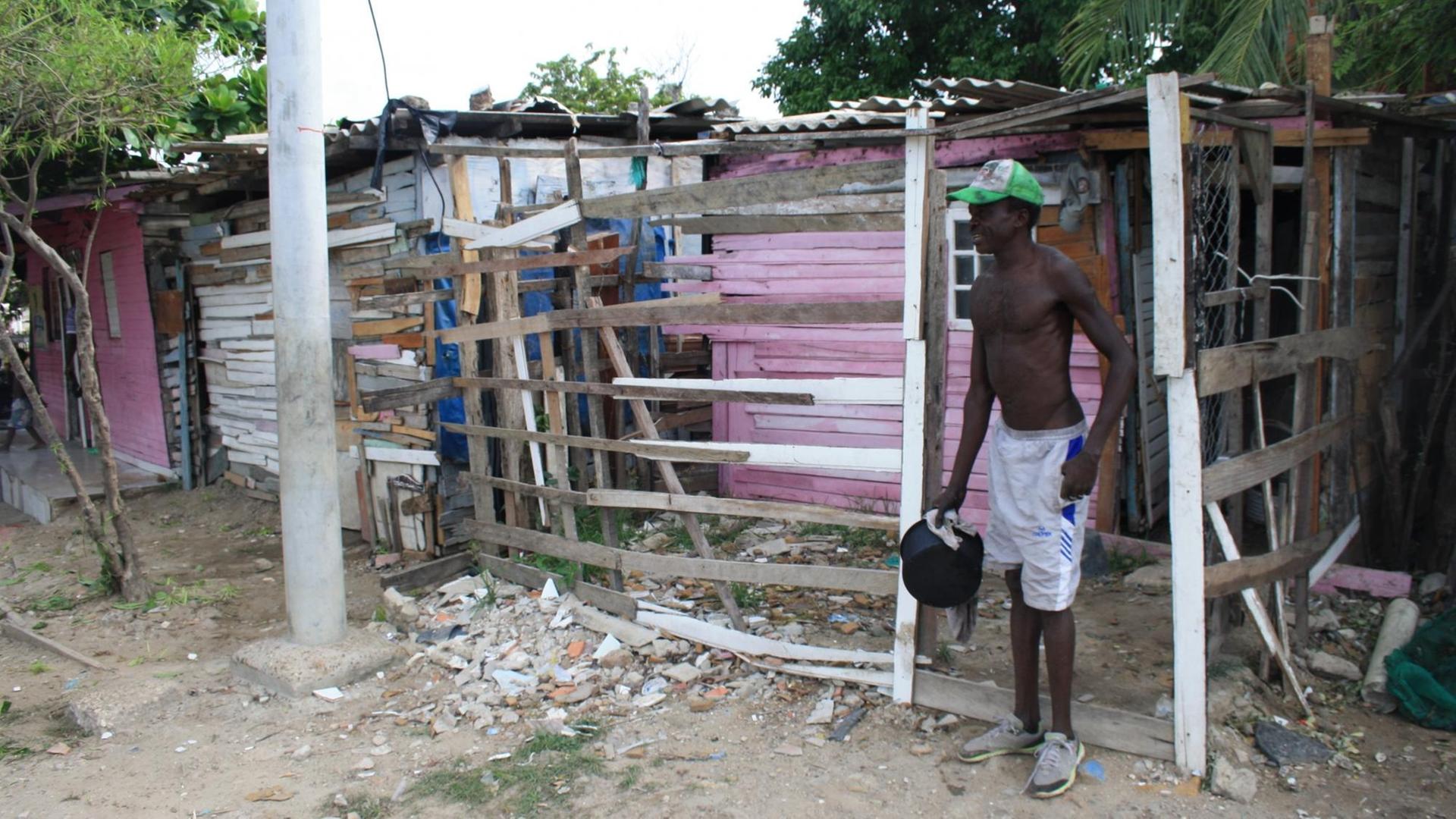 Ein Bewohner des Armenviertels San Francisco in Cartagena in Kolumbien